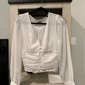 Essue Elegant White Buttoned Blouse